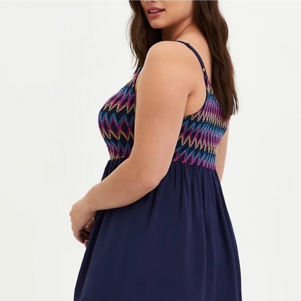 Torrid Multicolor Zigzag Crop Top - Picture 2 of 5